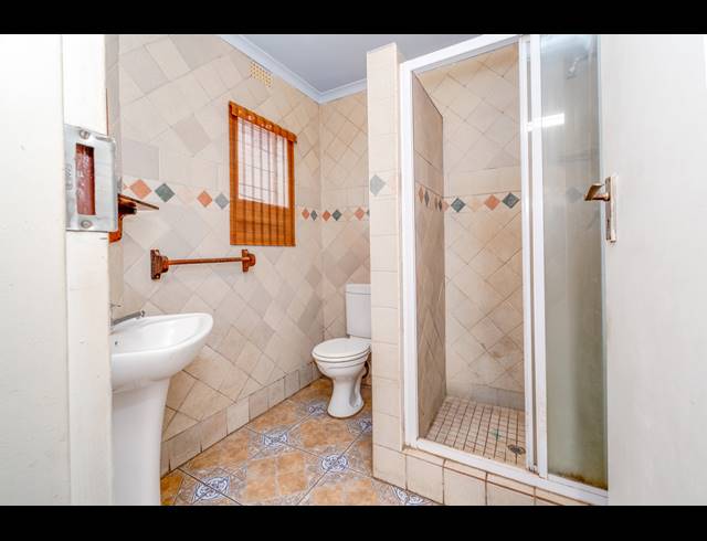 5 BEDROOM HOUSE FOR SALE IN WELTEVREDEN PARK